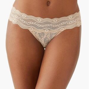 b.tempt'd by Wacoal Women's Lace Kiss Bikini Panty Beige Size M 8880